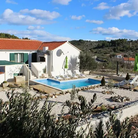 Villa Vila Ela Bobovisca