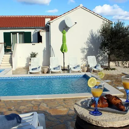 Villa Vila Ela Bobovisca